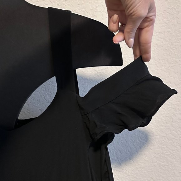 Sanctuary Lined Cold Shoulder Top w/ Straps SZ L - Picture 3 of 6